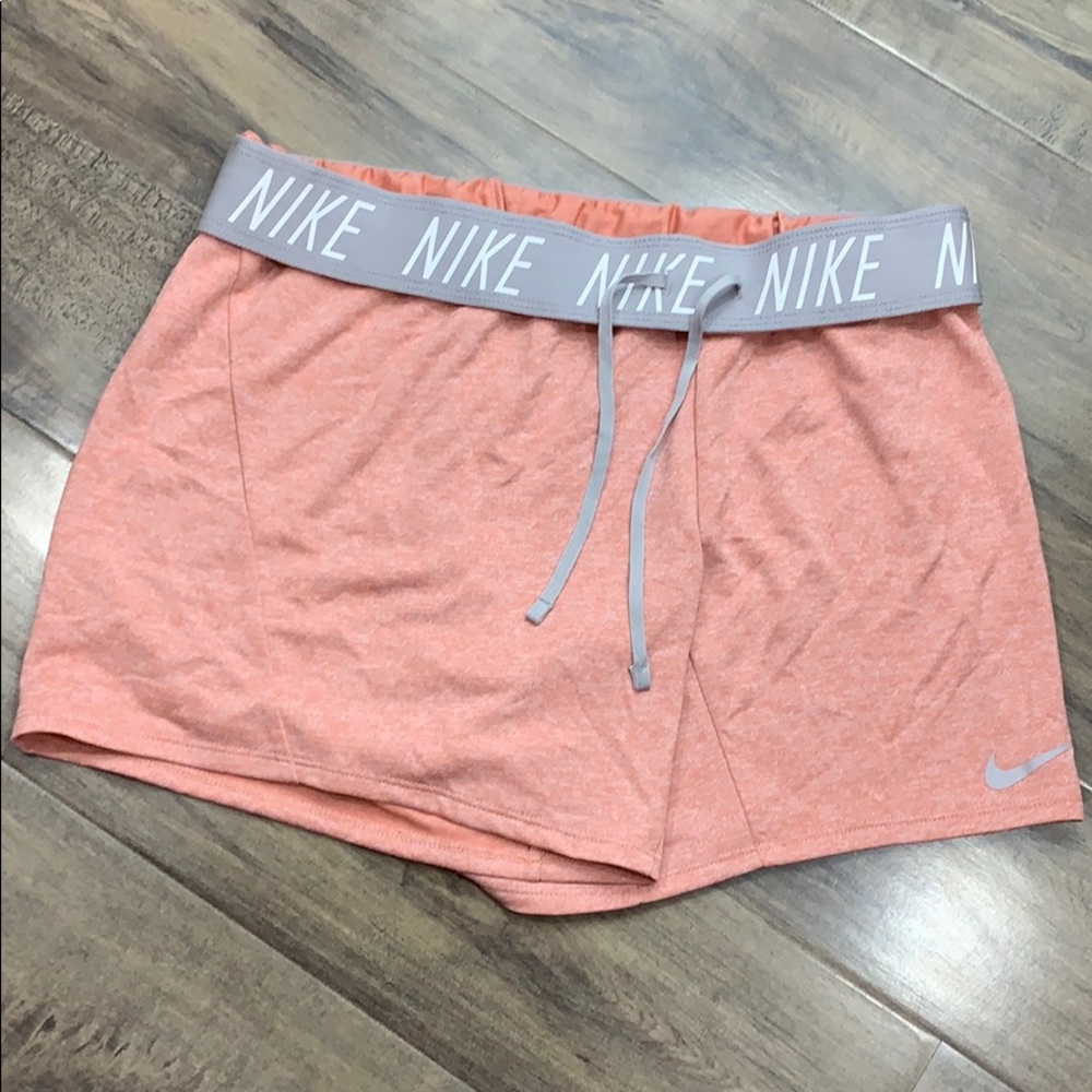 NIKE Women’s running shorts with Dri-Fit Technolog - Picture 7 of 13